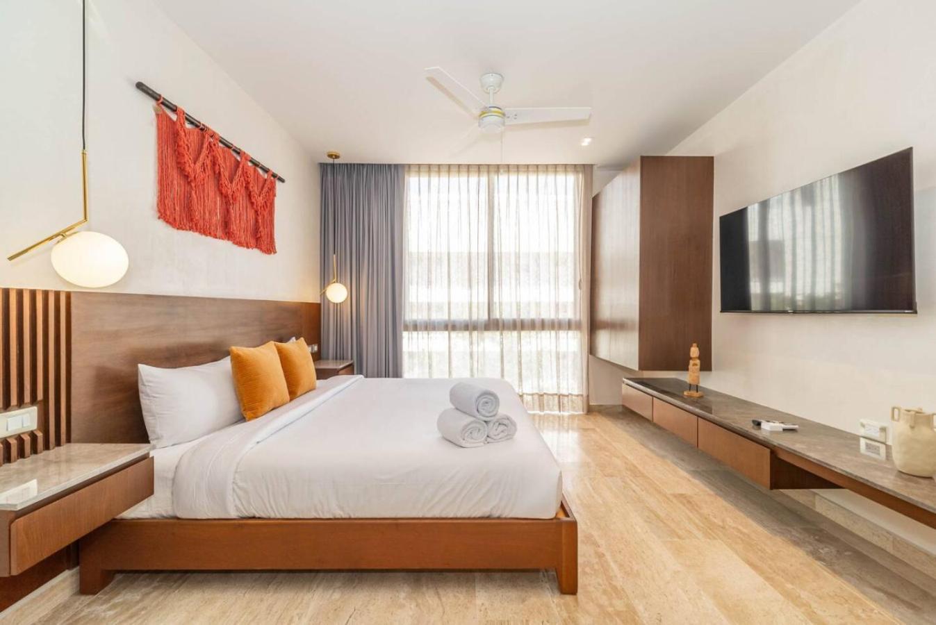 Luxury 3br Penthouse With Private Plunge Pool *