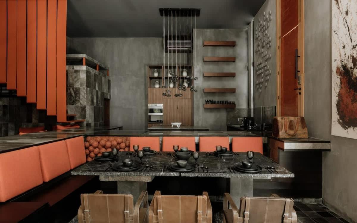 Barneys Ny Orange With Pool Apartment