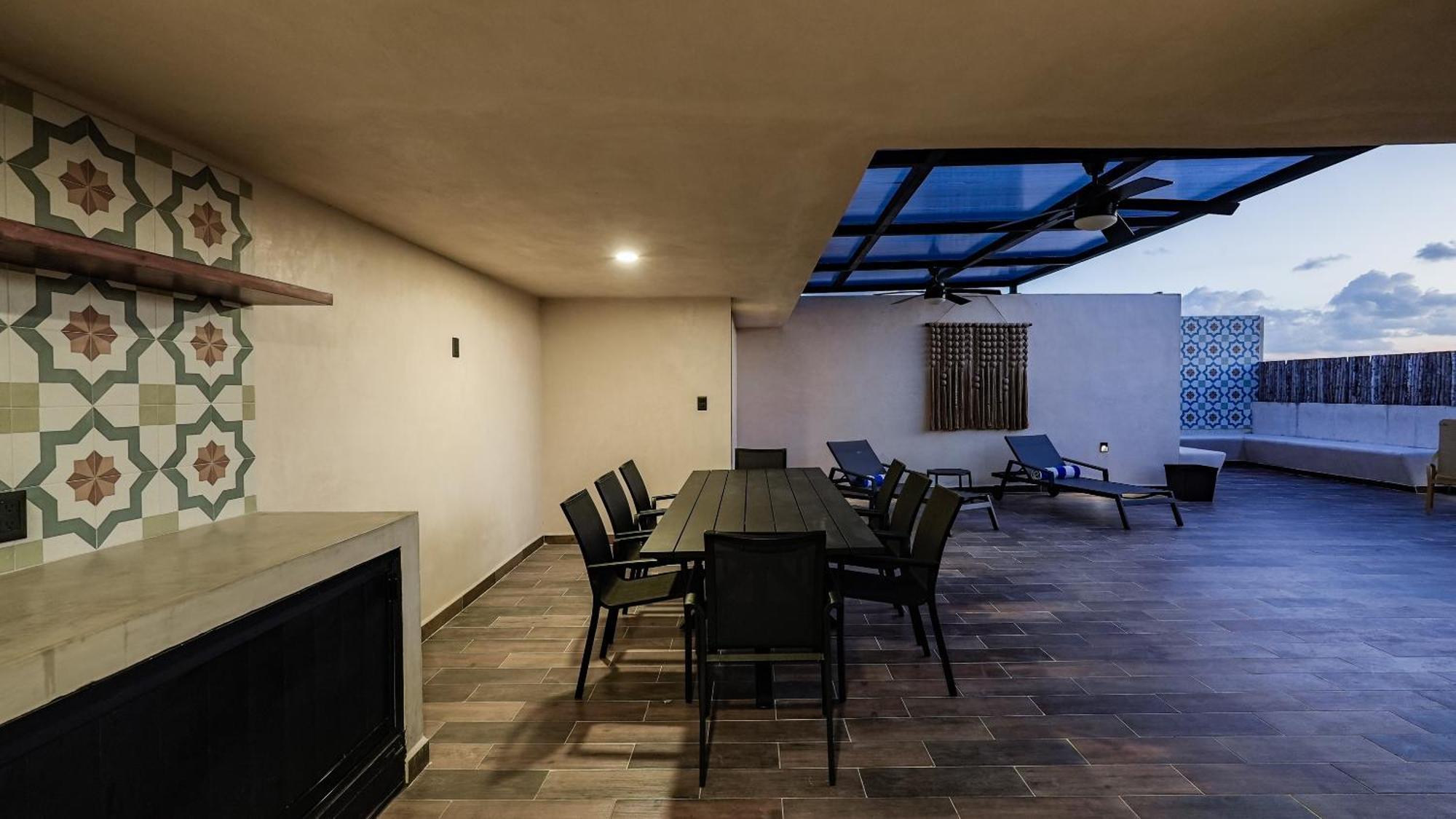 Apartment Sunset Serenity - Amply Private Terrace & Pool & Gym & Club Access *