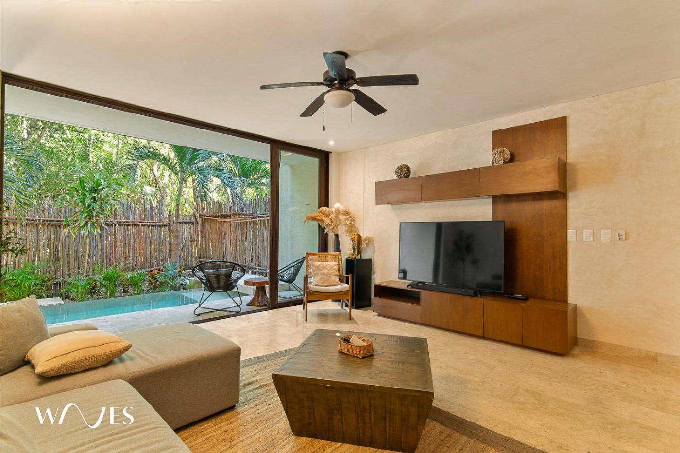 2 Br. Ph Wprivate Pool In Luxury Gated Community Apartment