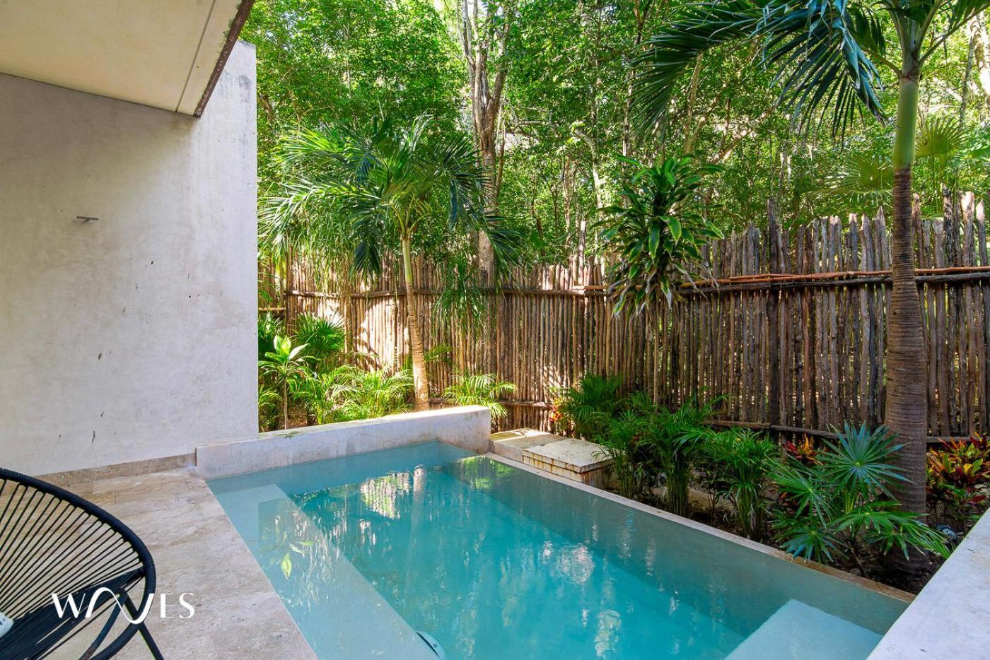 2 Br. Ph Wprivate Pool In Luxury Gated Community Apartment