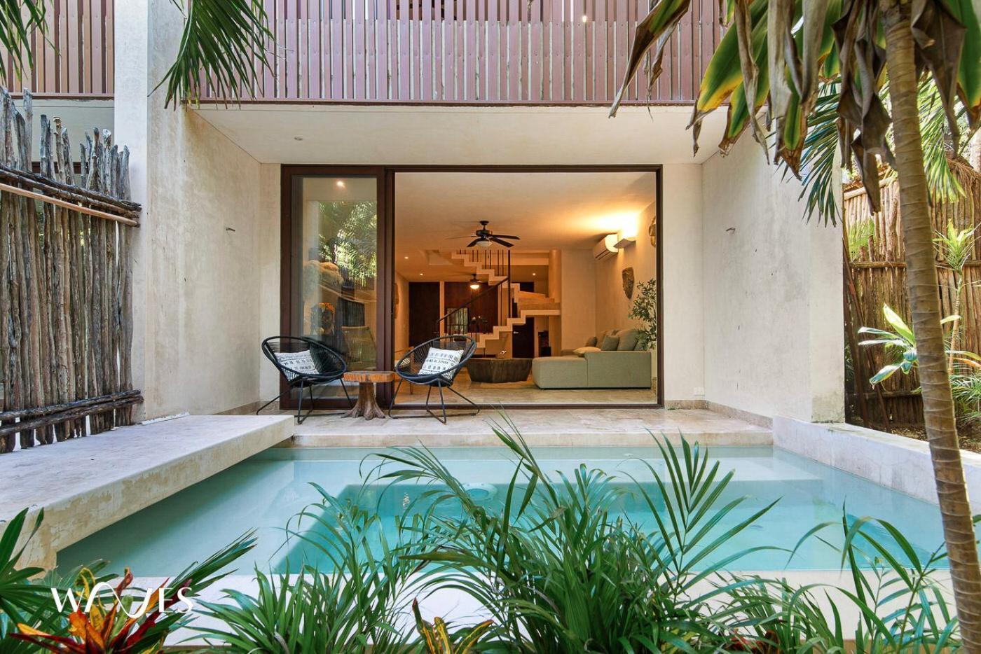 2 Br. Ph Wprivate Pool In Luxury Gated Community