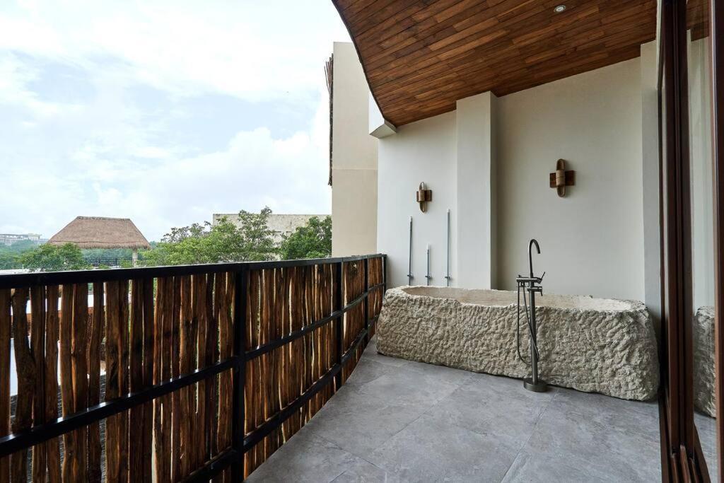 Adora H30 - Luxe Studio W/ Outdoor Tub & Private Cenote Apartment *