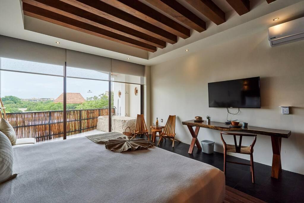 Adora H30 - Luxe Studio W/ Outdoor Tub & Private Cenote * Tulum