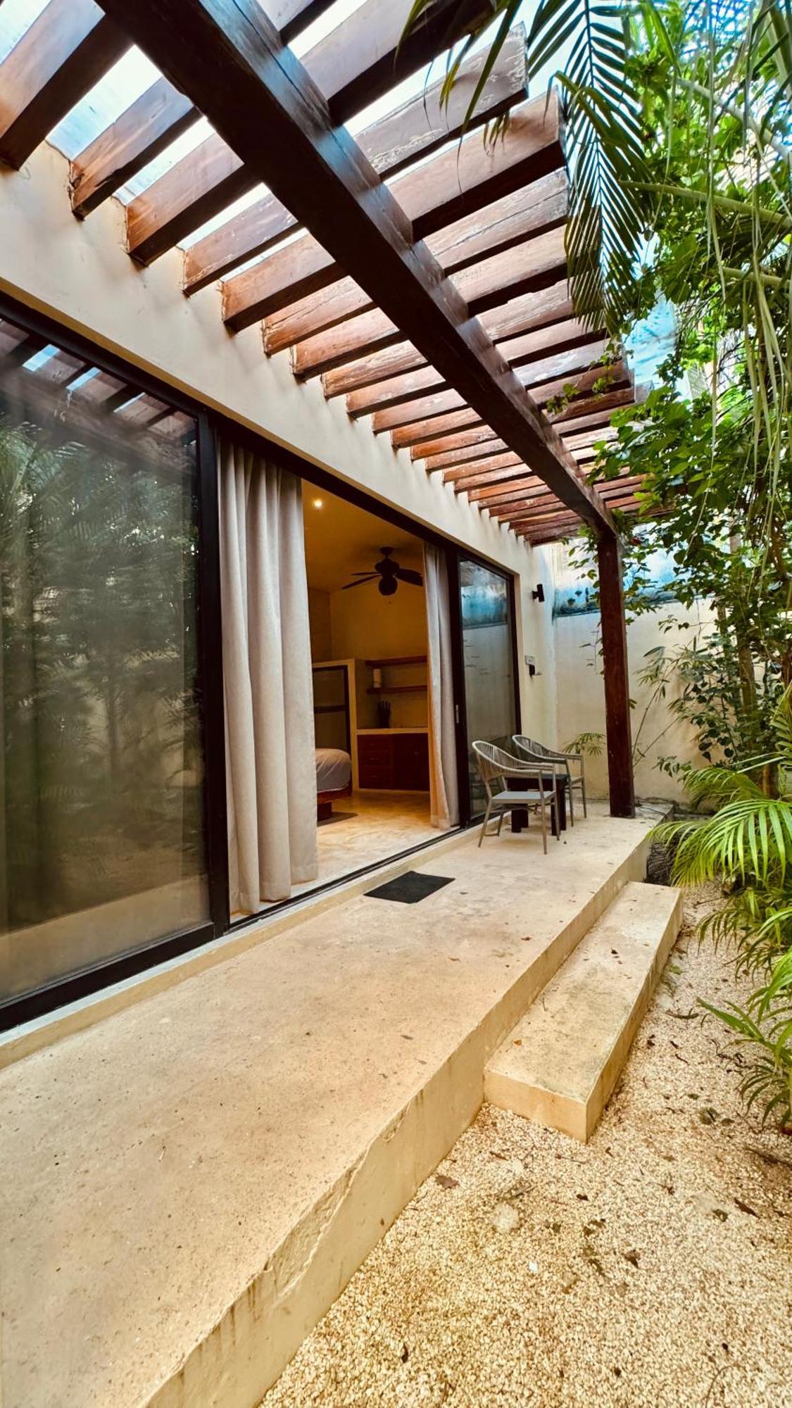 Starfit Boutique Beachclub, & Gym Included Hotel