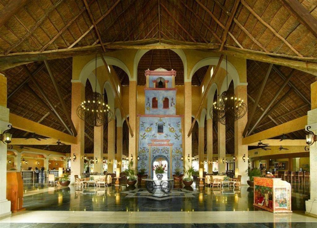Grand Palladium Riviera And 4*