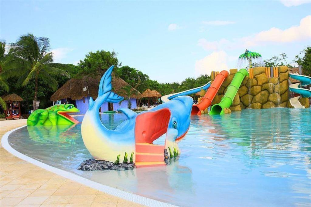 Grand Palladium Riviera And Tulum