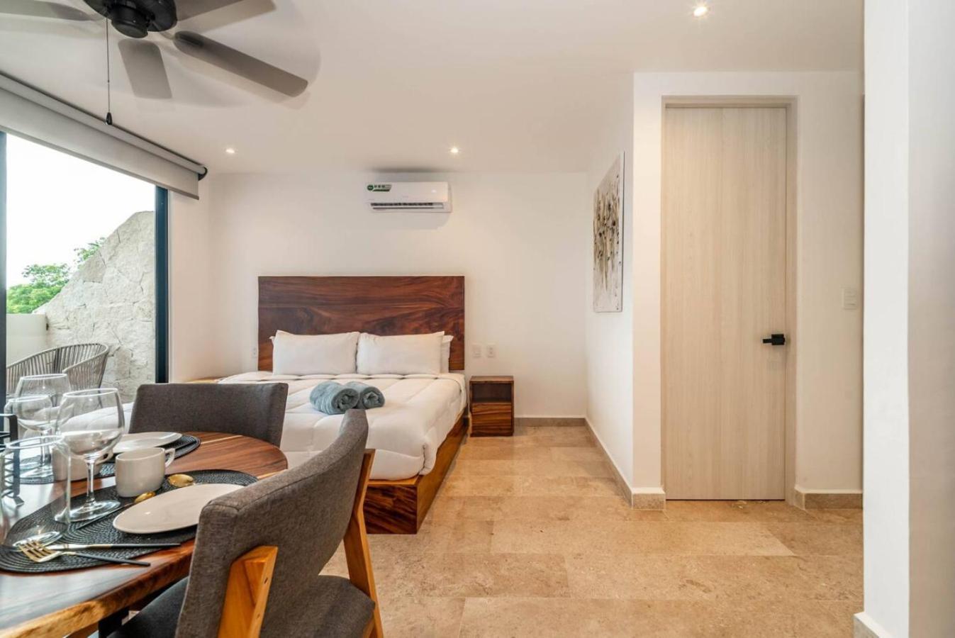 Holiday home King With Private Balcony, Gym, Rooftop Pool *