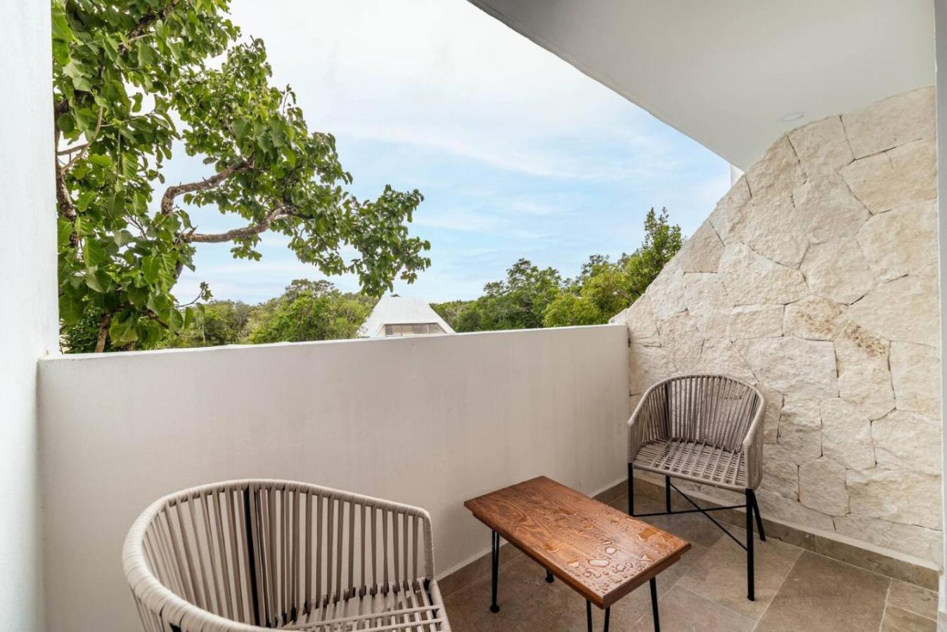 Holiday home King With Private Balcony, Gym, Rooftop Pool *