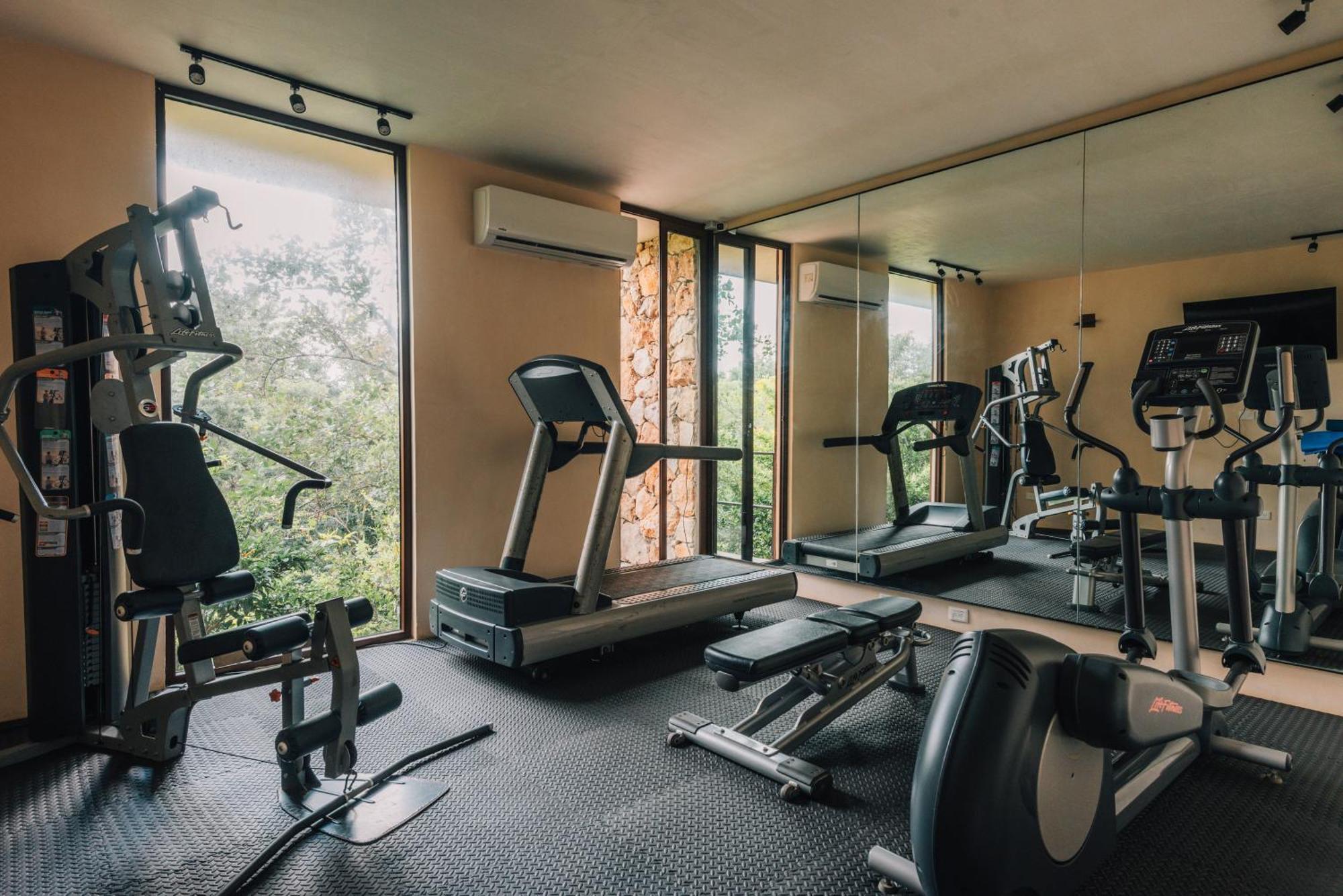Spacious, Stylish, Comfortable, 2bd 2bth Condo,private Pool 24hr Concierge Aparthotel