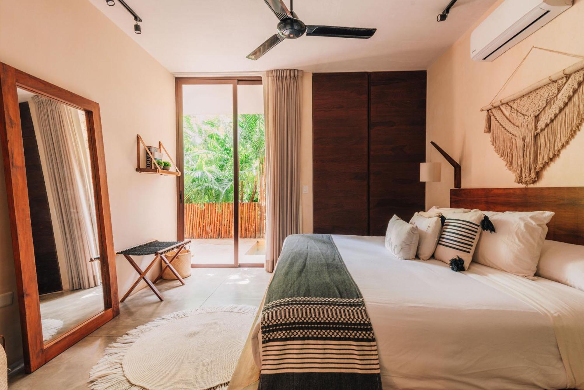 Spacious, Stylish, Comfortable, 2bd 2bth Condo,private Pool 24hr Concierge Aparthotel *