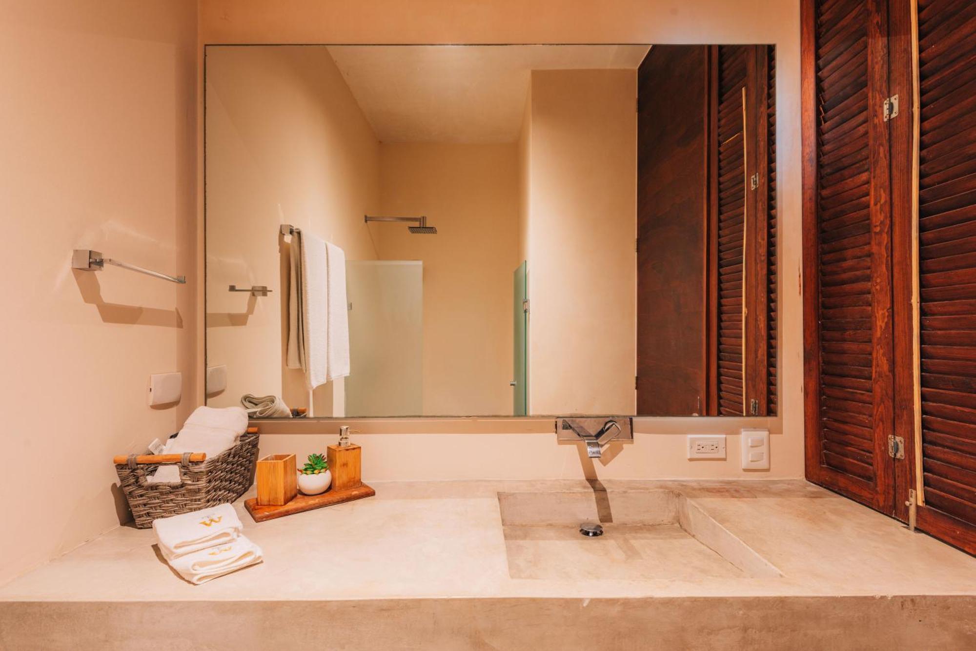 Spacious, Stylish, Comfortable, 2bd 2bth Condo,private Pool 24hr Concierge Aparthotel *