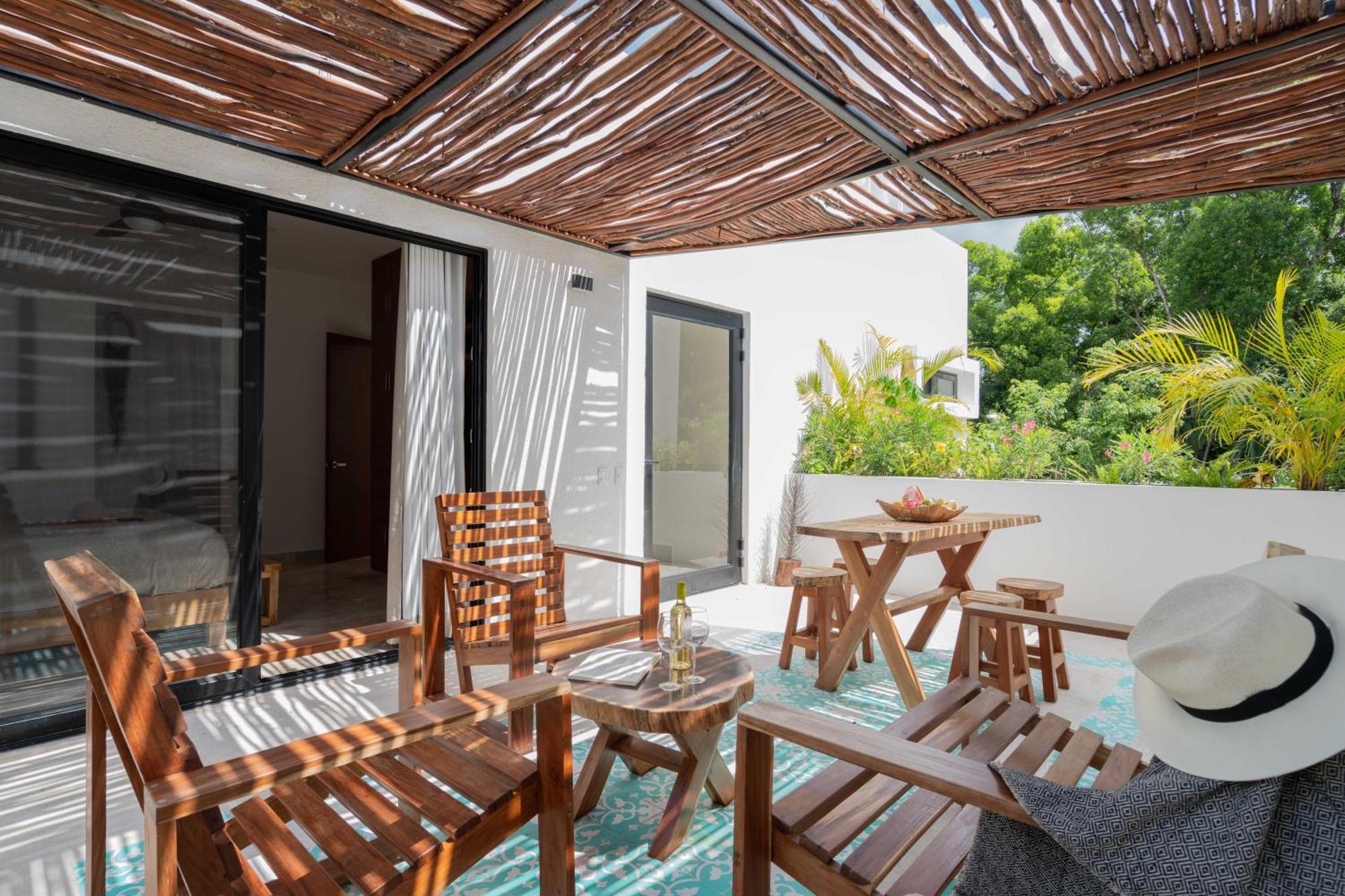 Casa Laura - - Private Townhome For 6 Guest - 3 Bedrooms - 5 Beds- Restaurant Walking Distance Apartment