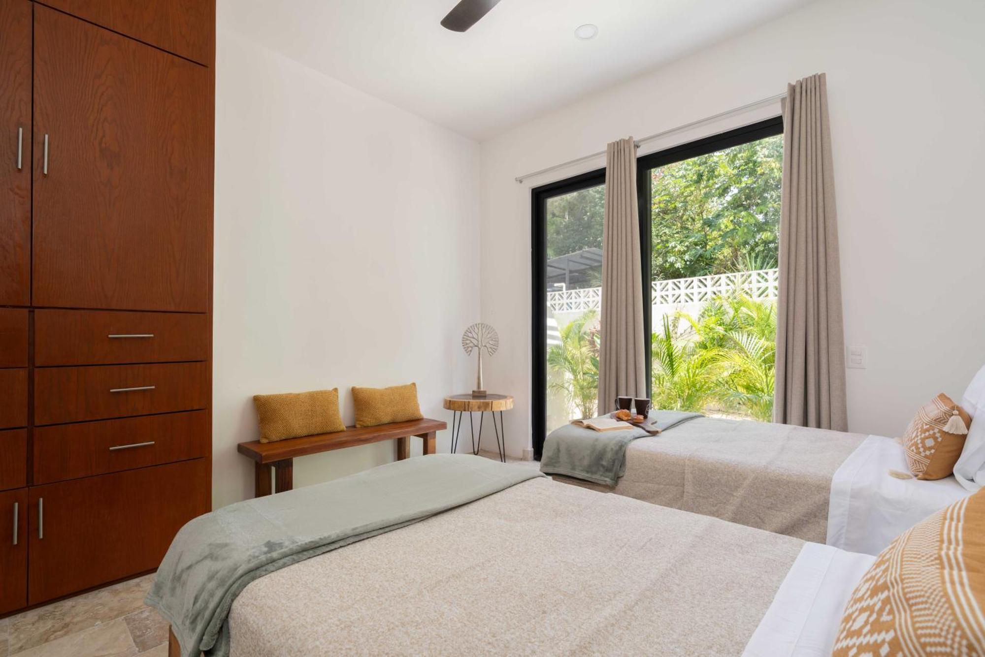 Casa Laura - - Private Townhome For 6 Guest - 3 Bedrooms - 5 Beds- Restaurant Walking Distance Apartment *