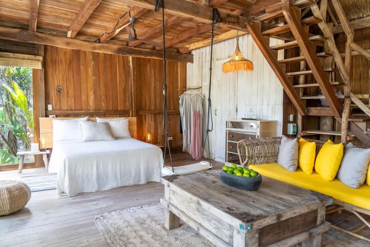 Beautiful 5 Bedroom Beachfront Villa