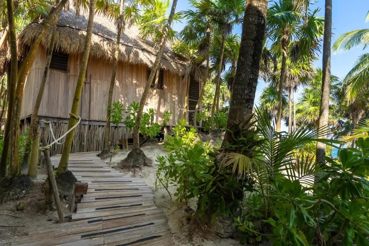 Beautiful 5 Bedroom Beachfront Villa