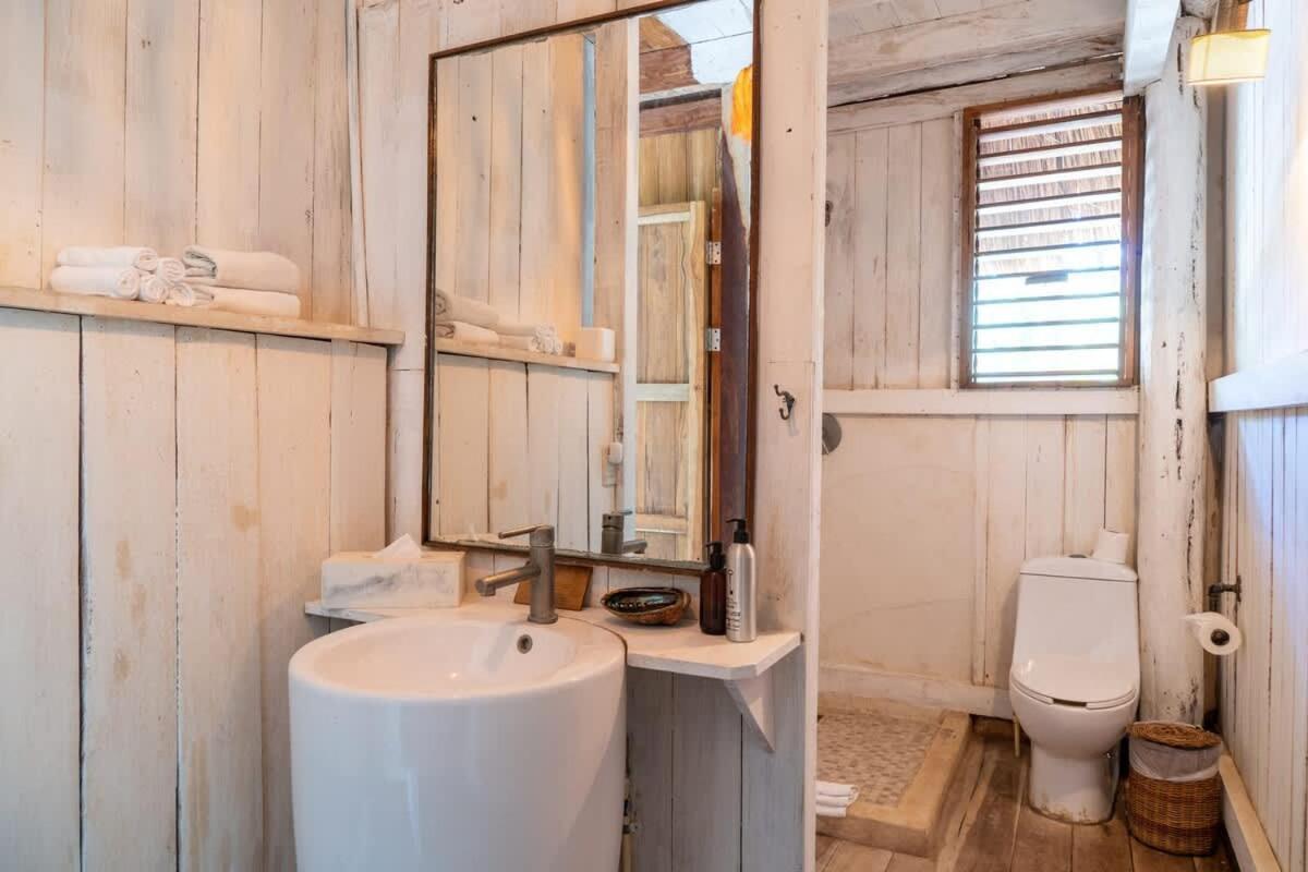 Villa Beautiful 5 Bedroom Beachfront