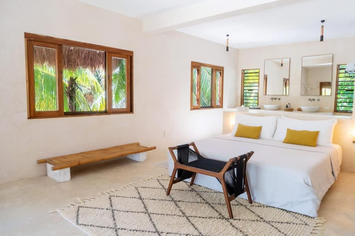 Beautiful 5 Bedroom Beachfront Villa Tulum