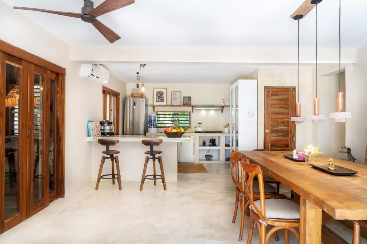 Villa Beautiful 5 Bedroom Beachfront Tulum