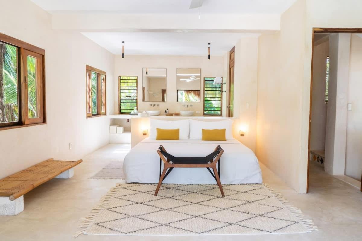 Beautiful 5 Bedroom Beachfront * Tulum