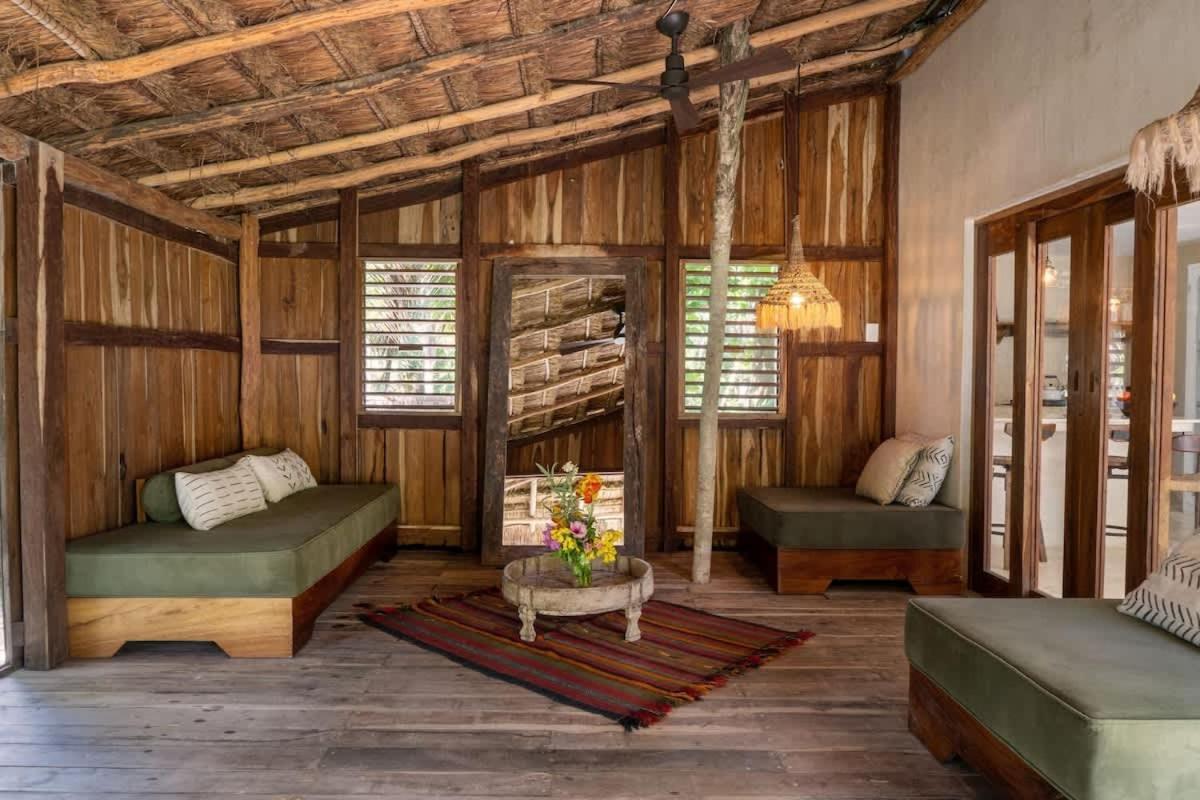 Beautiful 5 Bedroom Beachfront * Tulum