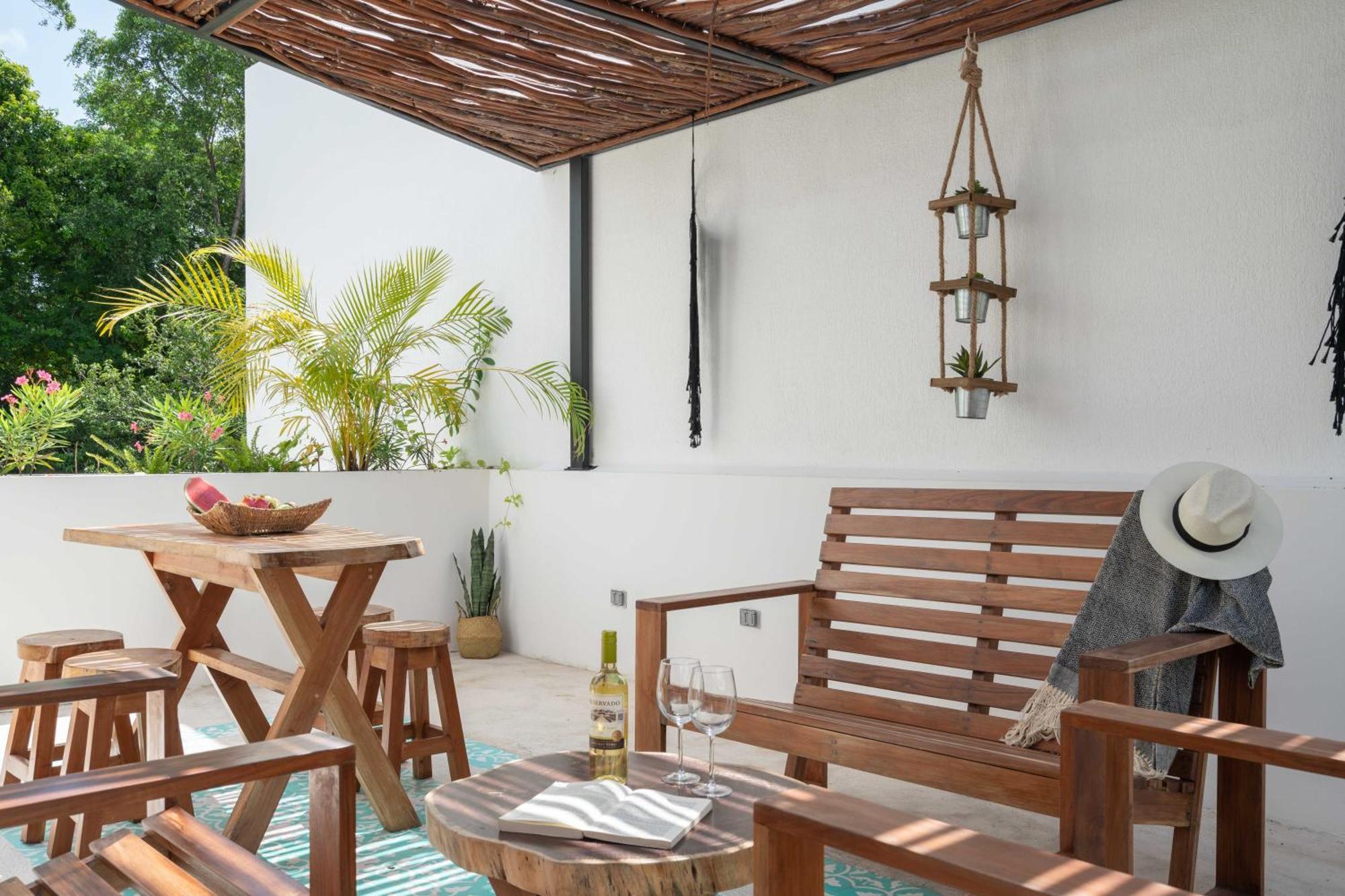 Casa Laura - - Private Townhome For 6 Guest - 3 Bedrooms - 5 Beds- Restaurant Walking Distance *