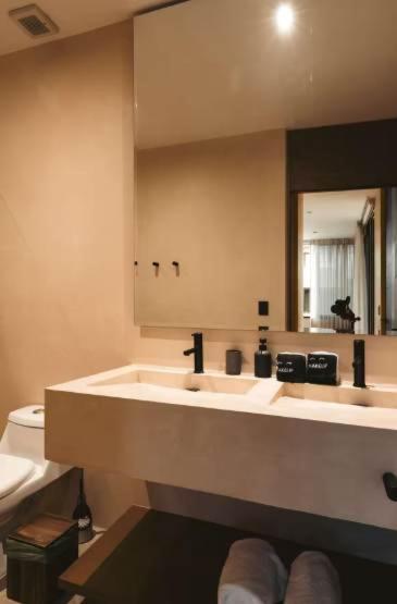 Luxury 3 Bdr With Gym And Rooftop Pool *