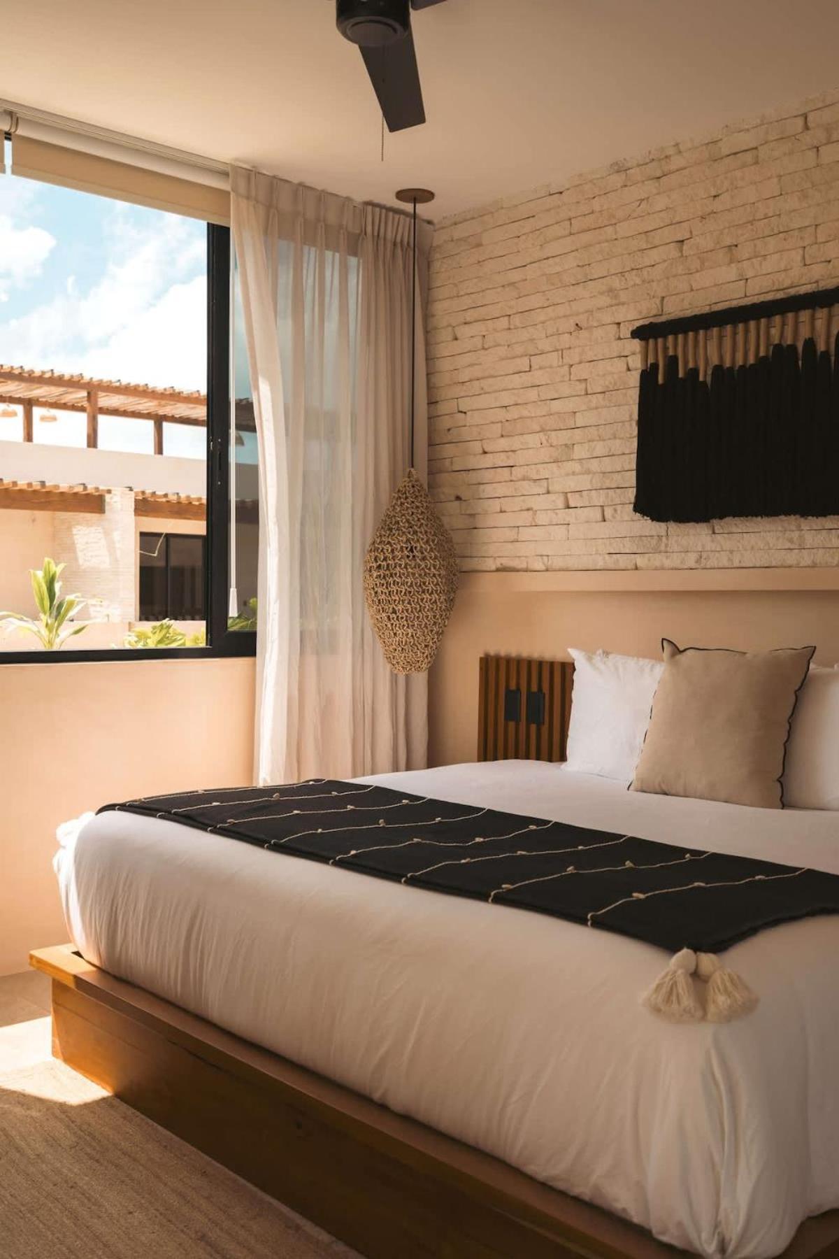 Luxury 3 Bdr With Gym And Rooftop Pool