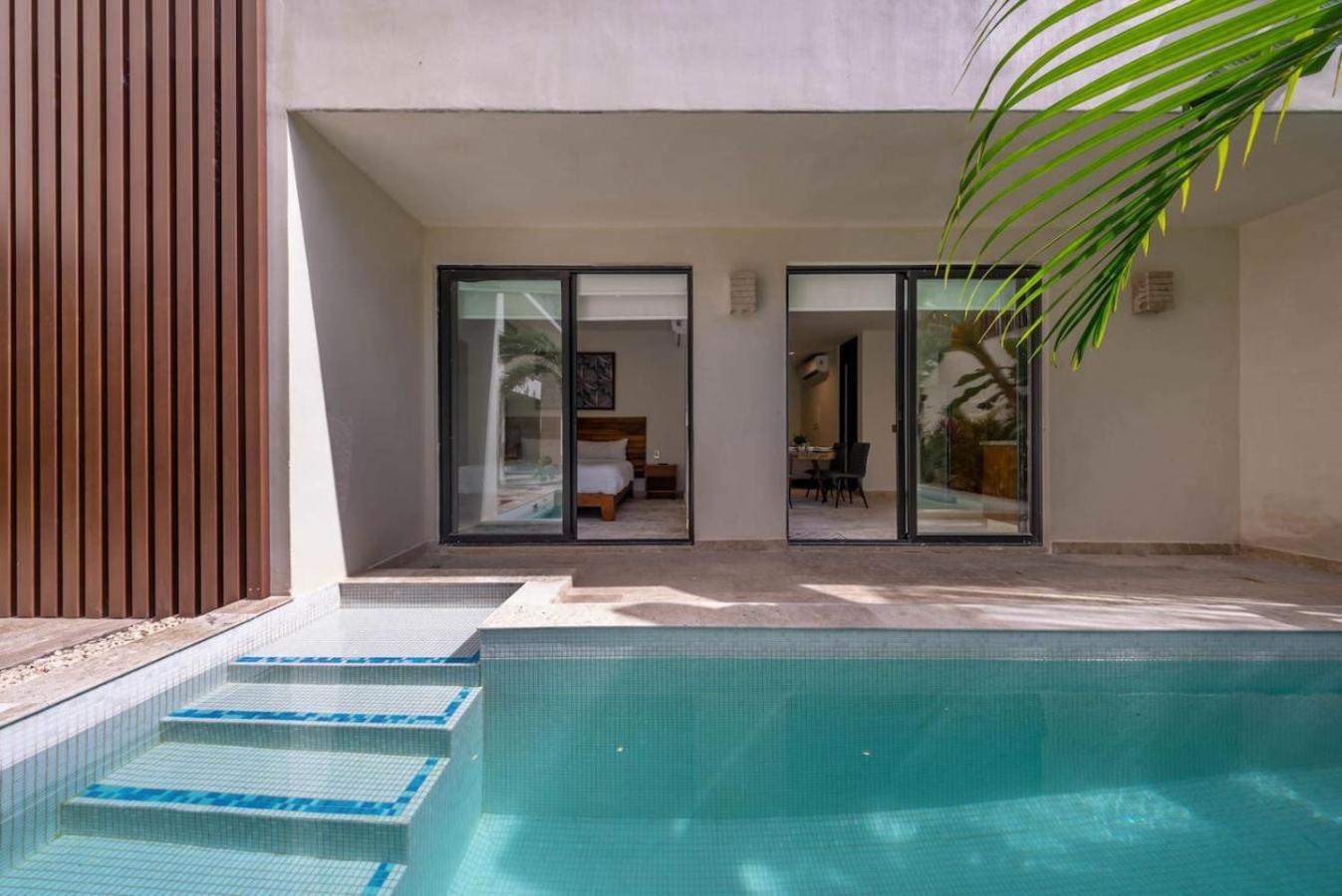 2 Bedroom With Direct Walk-out To Pool, Sauna, And Gym