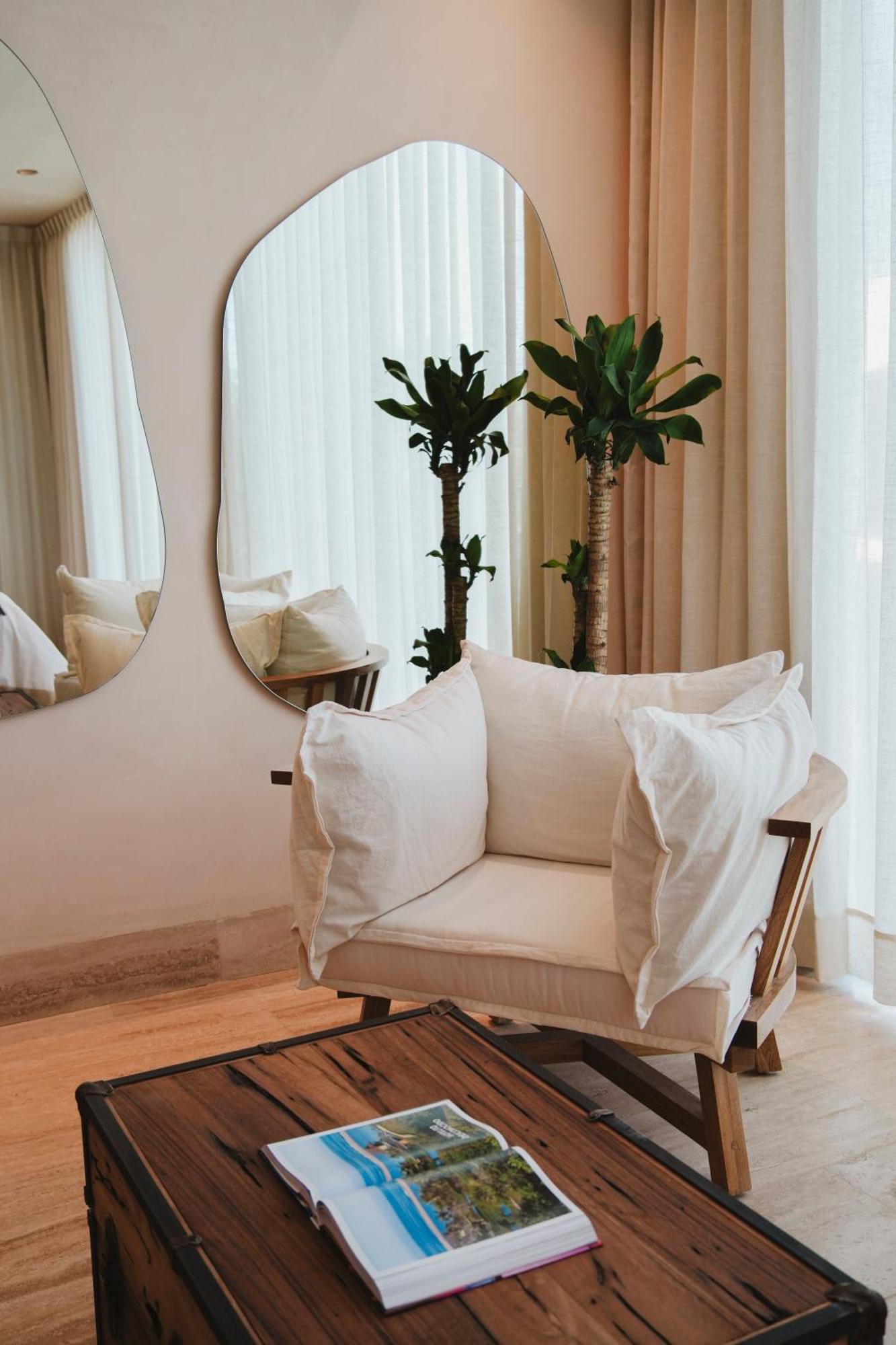 Hotel Trobbu Boutique Collection