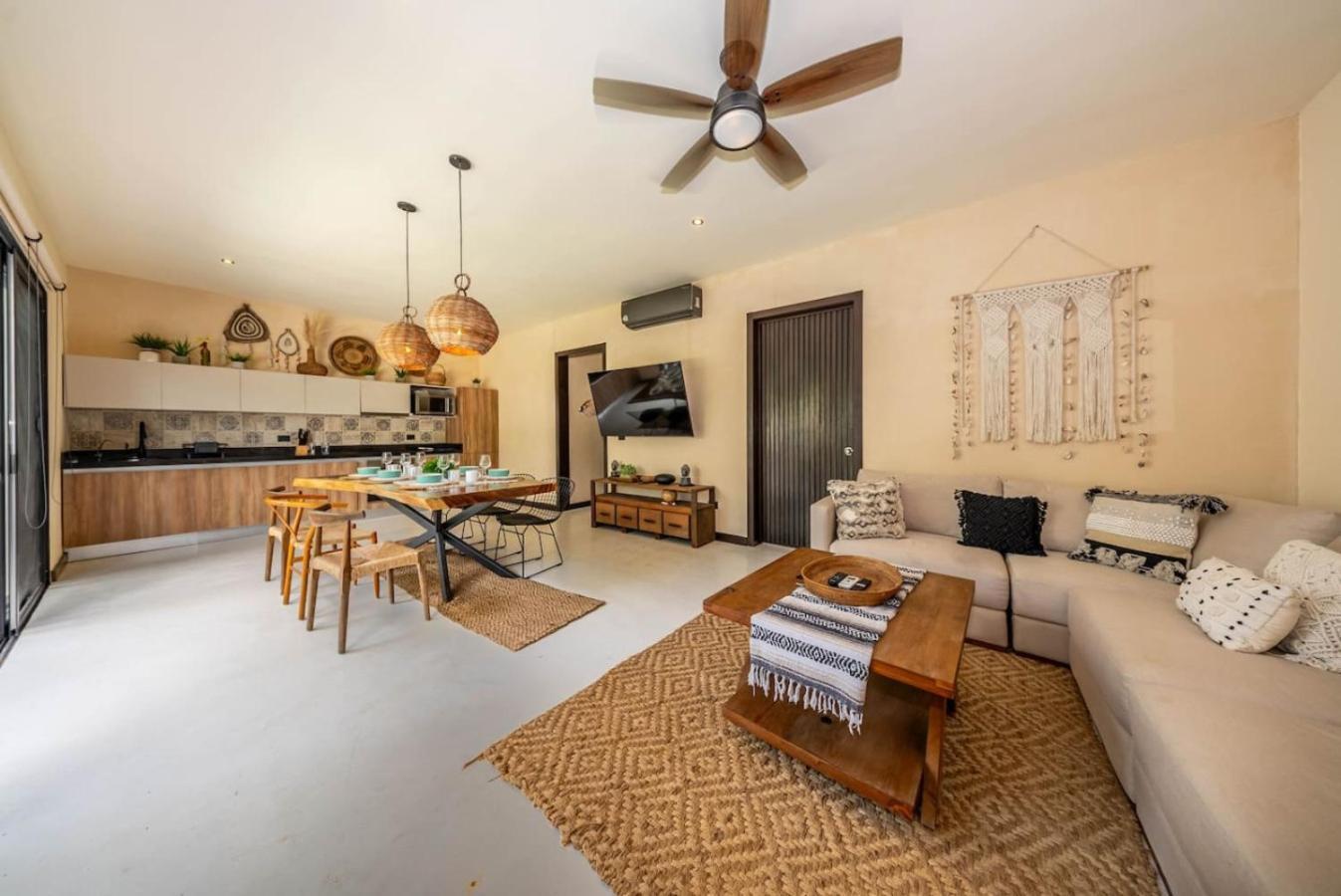 Asana With Stunning Luxury Pool And Private Rooftop *