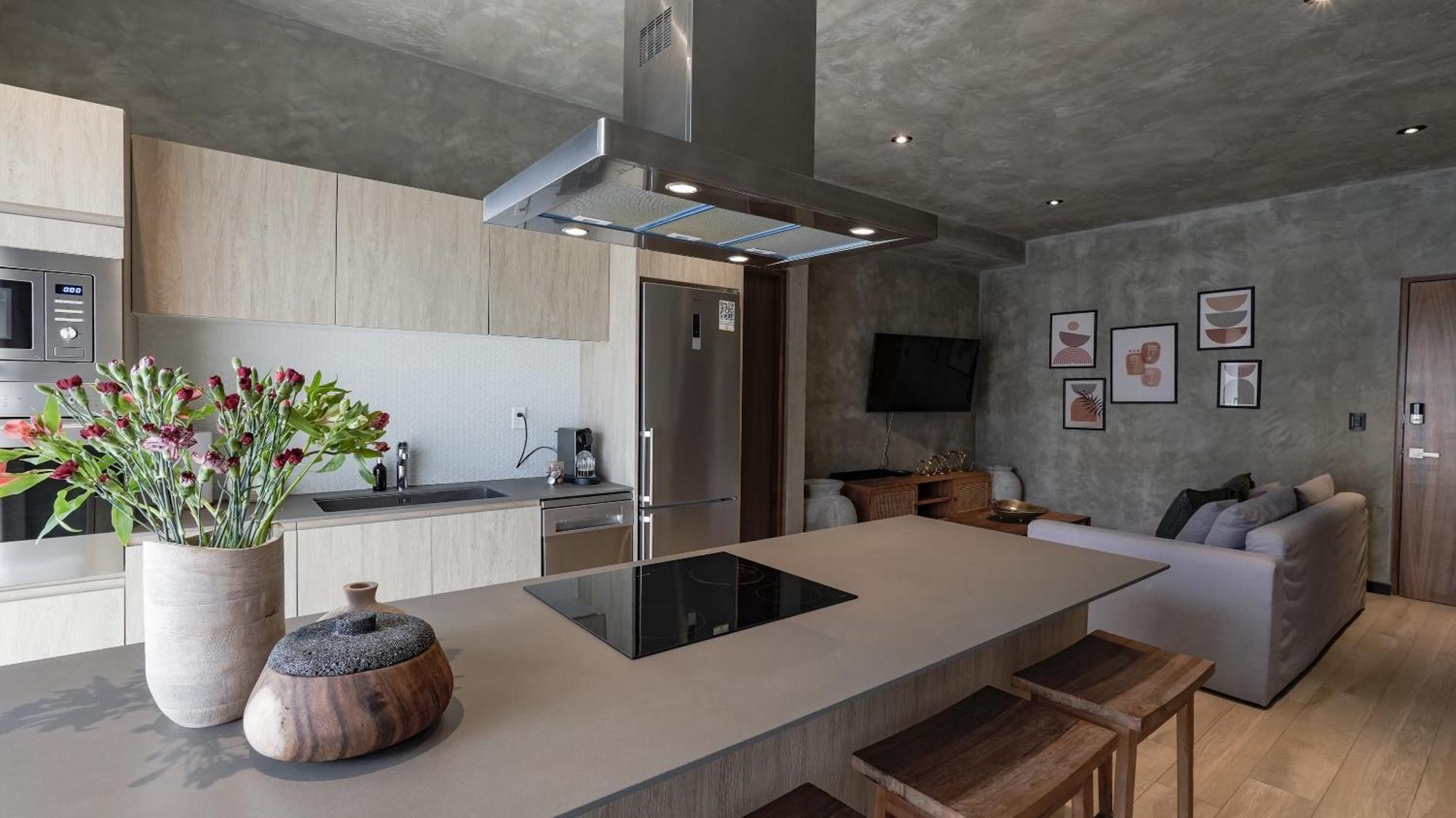 Contemporary & Well-located *