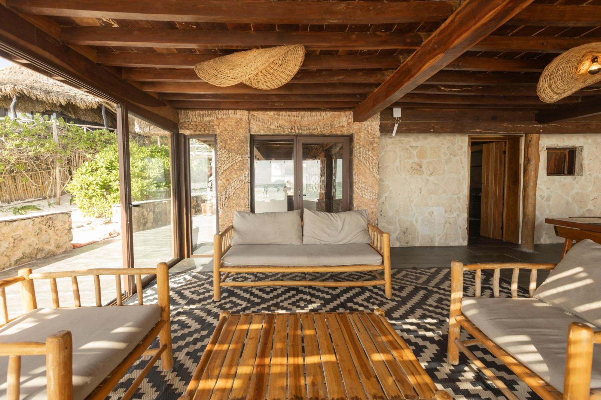 Casa Aakbal - Luxury Front *