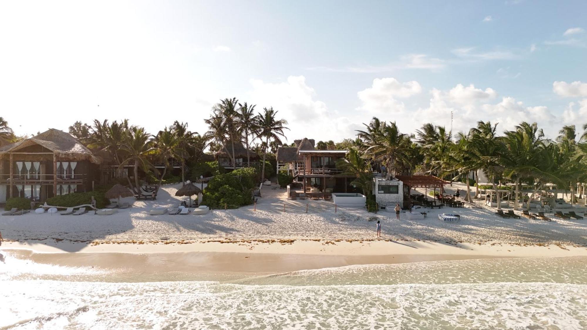 Casa Aakbal - Luxury Front