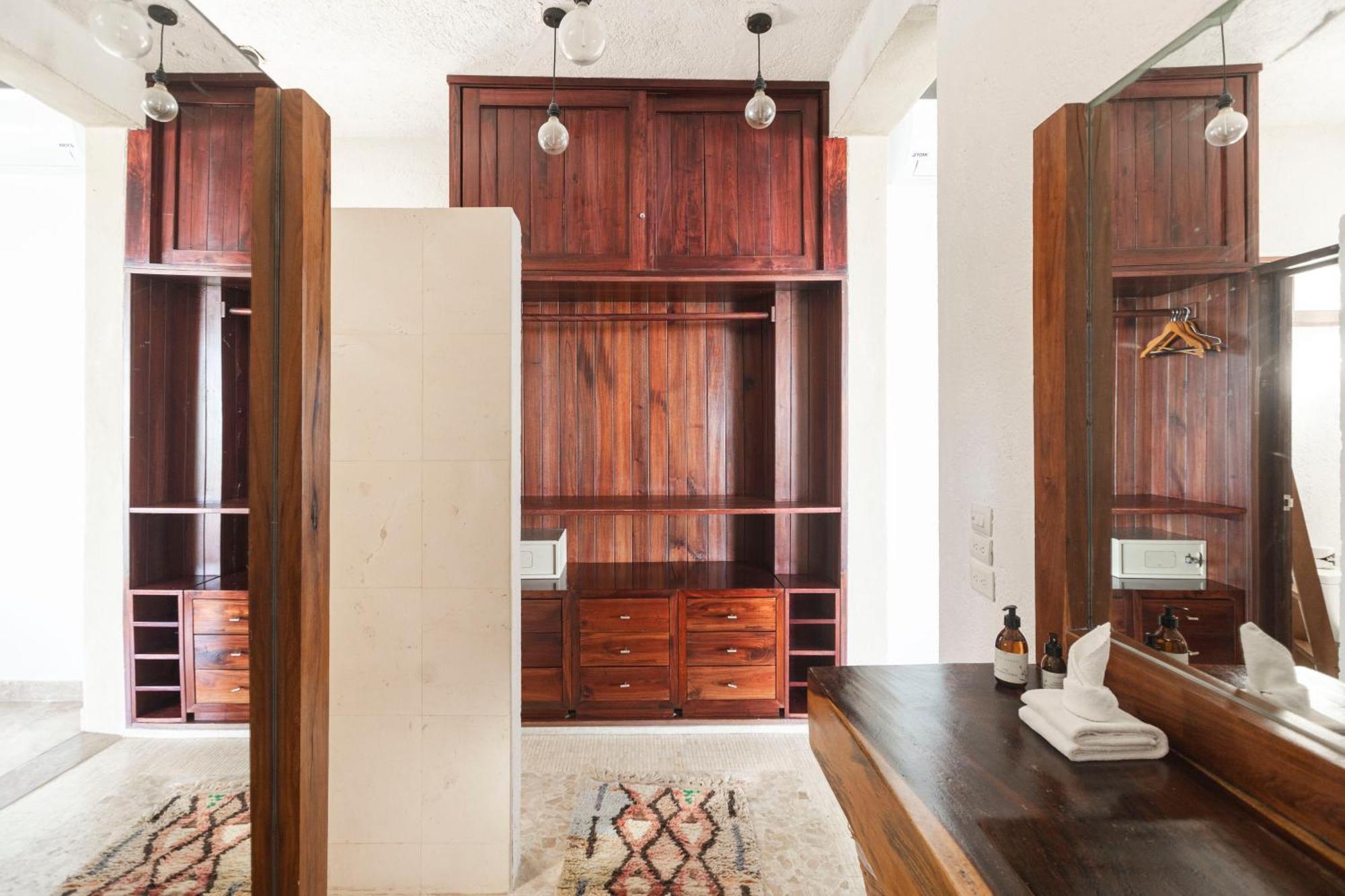 Villa Casa Aakbal - Luxury Front