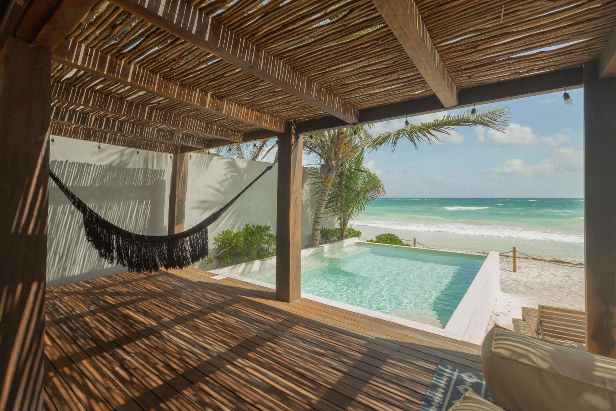 Casa Aakbal - Luxury Front