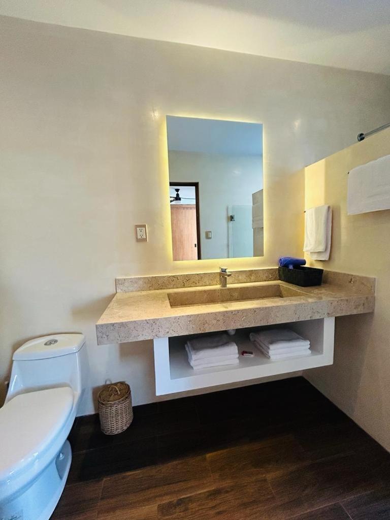 Modern 2 Bedroom 2 Bathroom In Apartment *