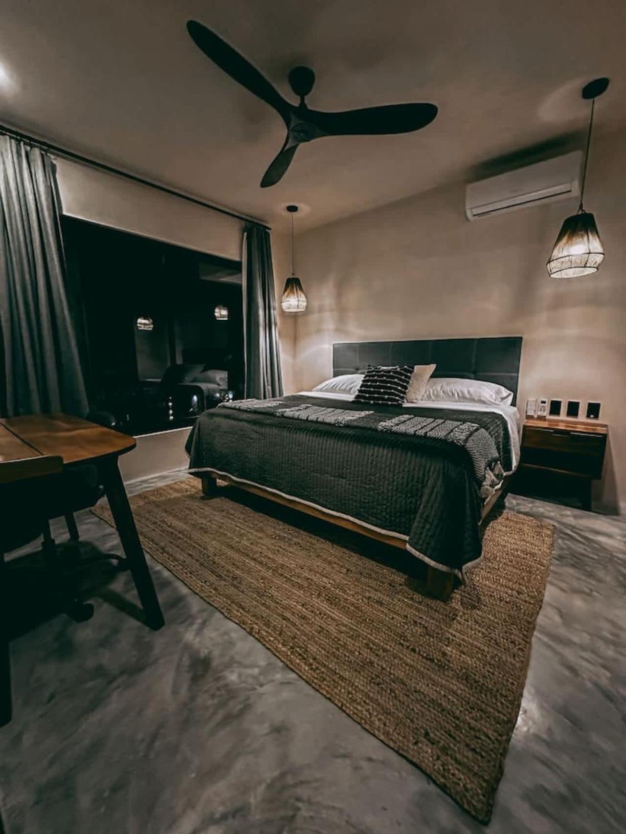 Luxury Penthouse W Jungle Views Apartment