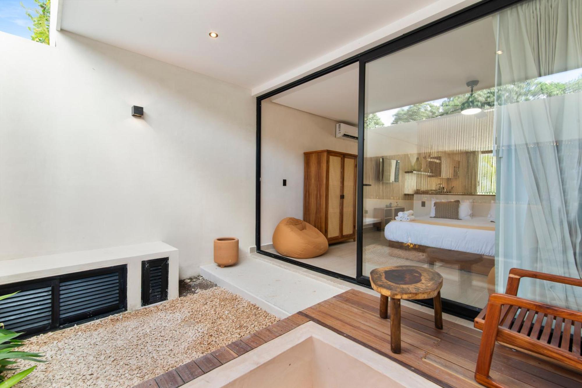 Hotel Guest - Elements 4*