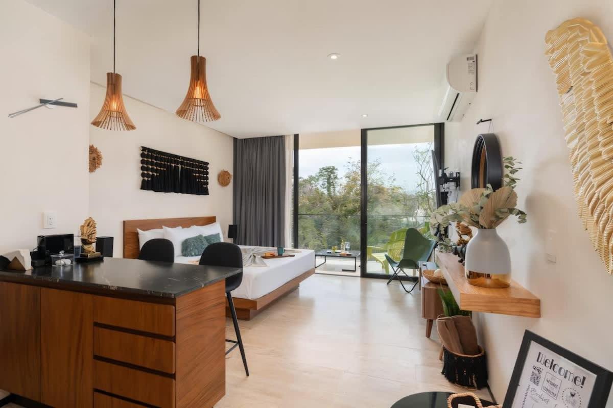 Hyde Master Private Balcony Gym Sunny Pool *