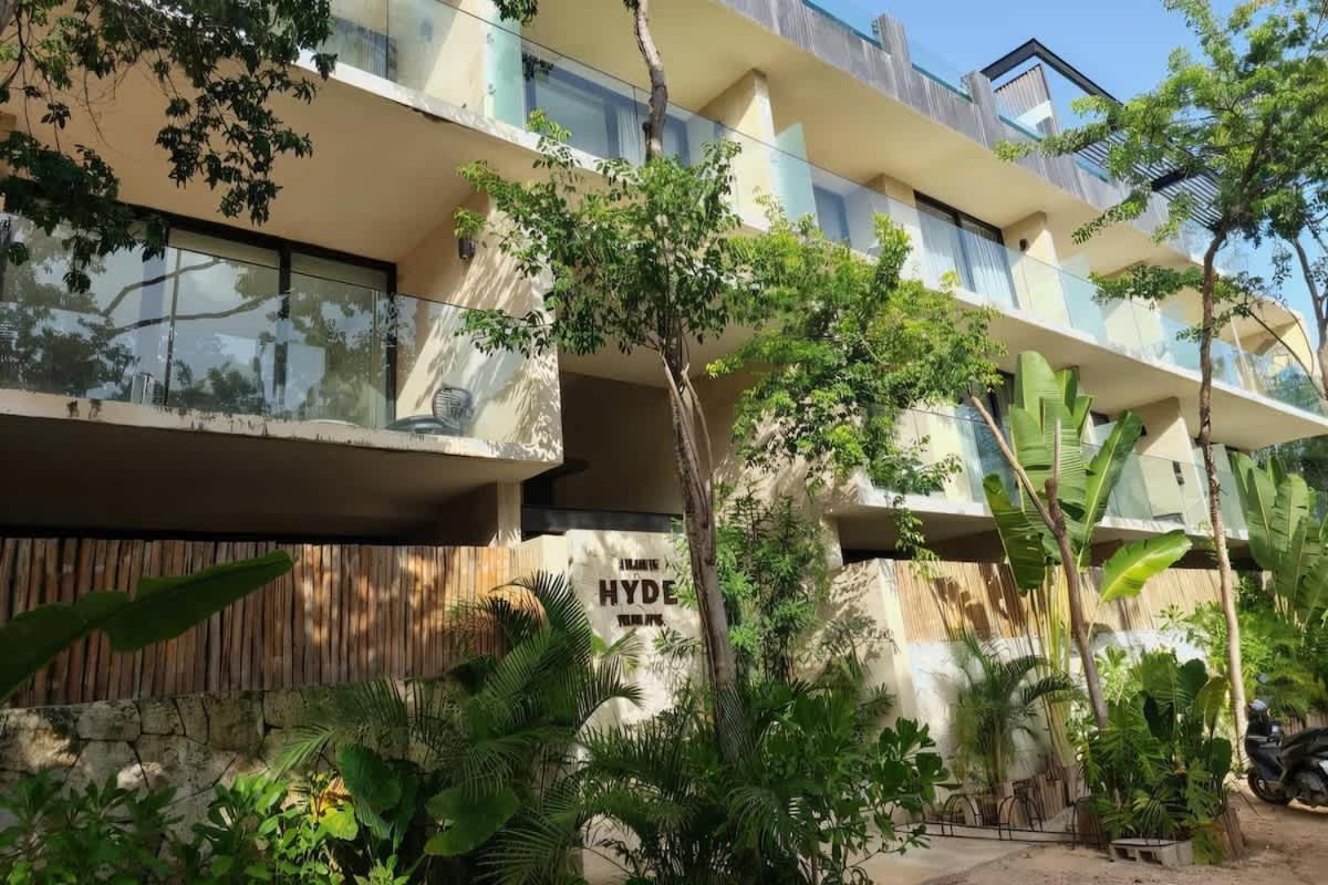 Hyde Master Private Balcony Gym Sunny Pool Apartment