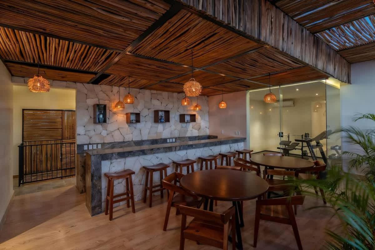 Apartment Hyde Master Private Balcony Gym Sunny Pool