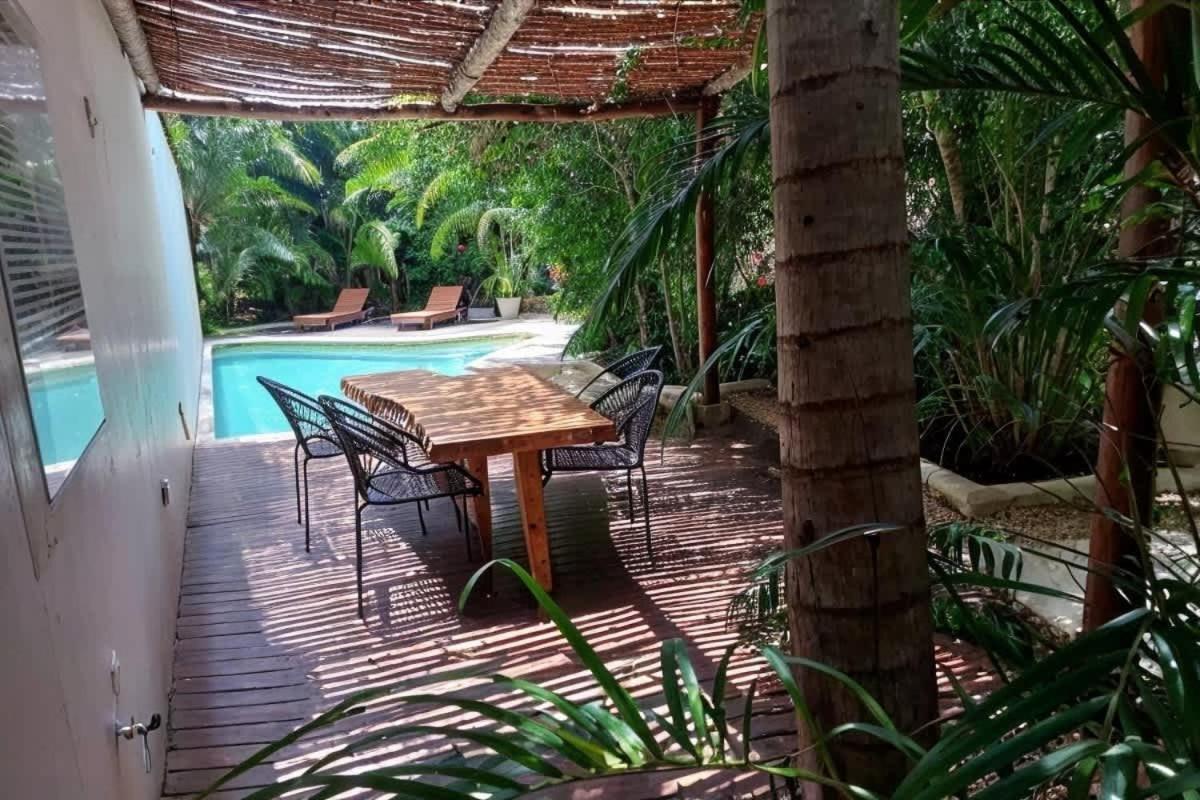Apartment Private Yard & Cool Tub Wifi 1 Bed 3 Guest