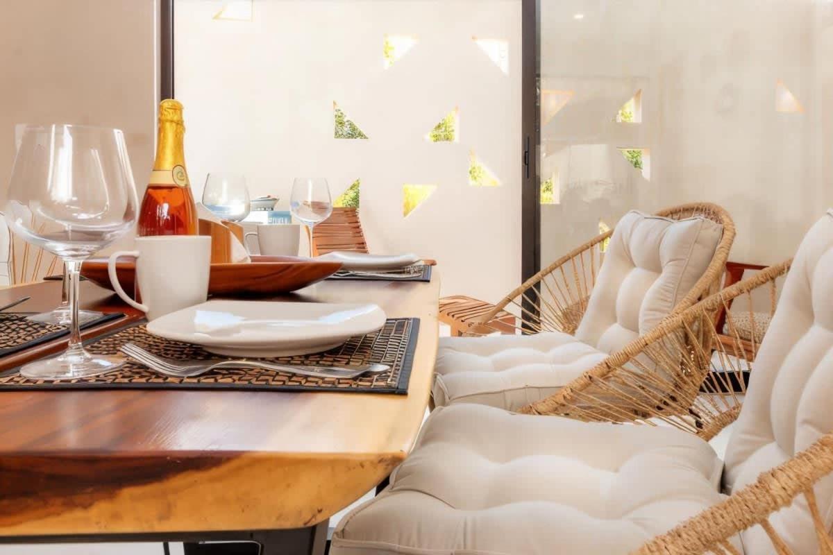 Private Yard & Cool Tub Wifi 1 Bed 3 Guest Apartment *