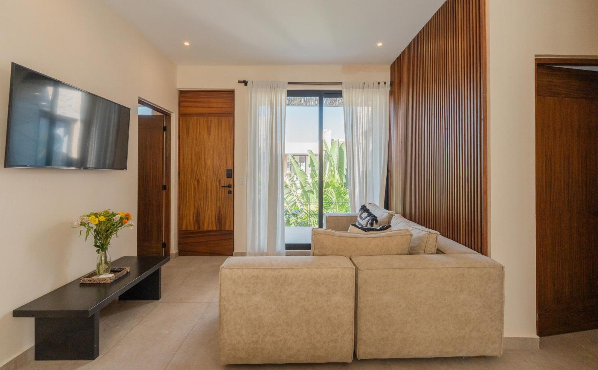 Toh - 2 Bedroom Apartment *