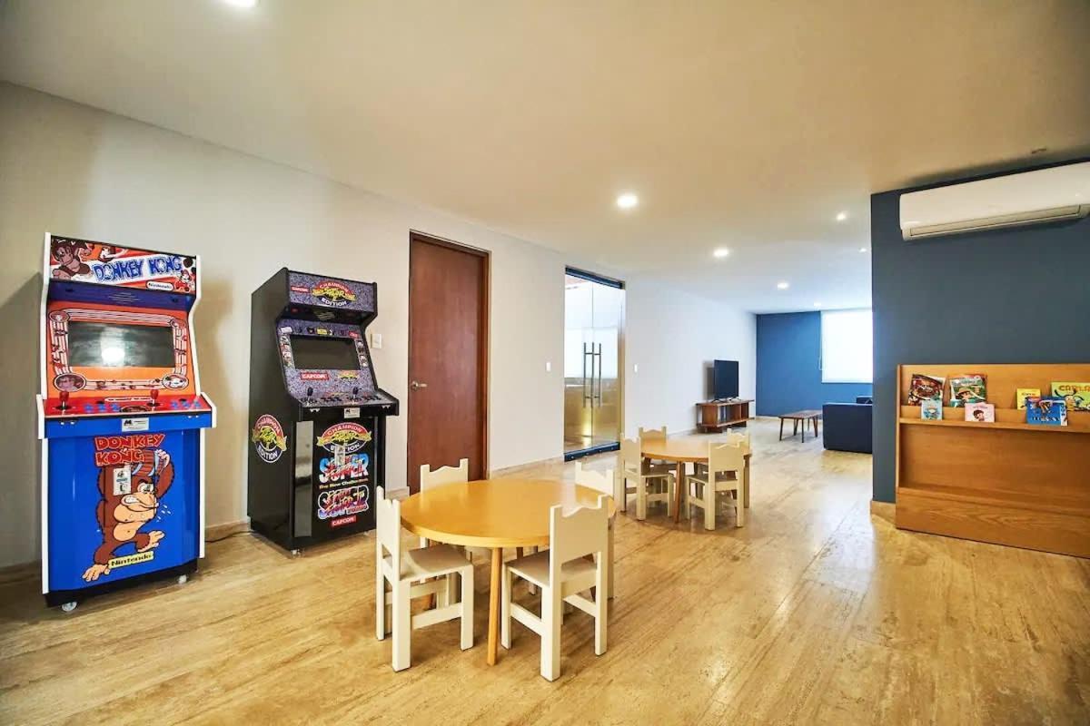 Stunning 2 Bedroom At With Infinity And Jacuzzi By Waves Management