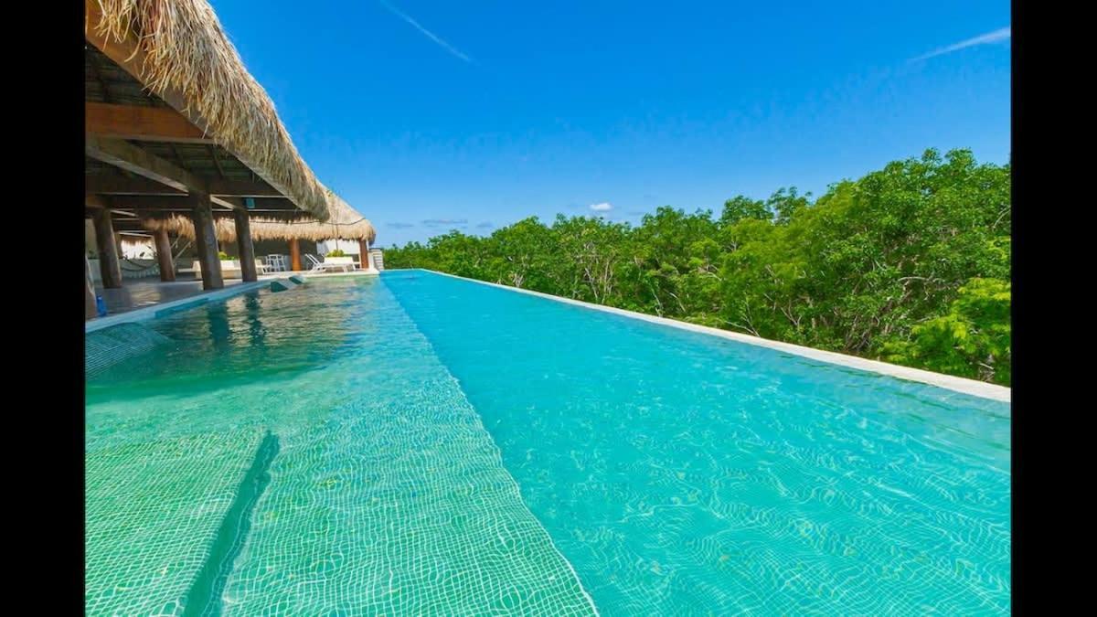 Stunning 2 Bedroom At With Infinity And Jacuzzi By Waves Management Holiday home *