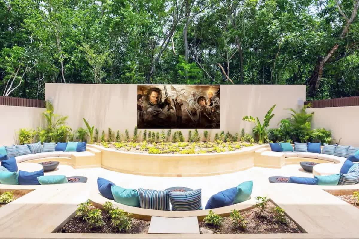 Stunning 2 Bedroom At With Infinity And Jacuzzi By Waves Management *