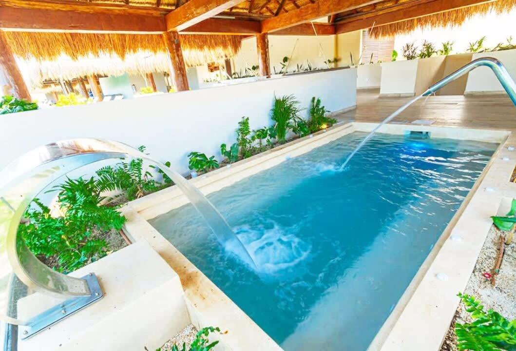 Stunning 2 Bedroom At With Infinity And Jacuzzi By Waves Management Holiday home