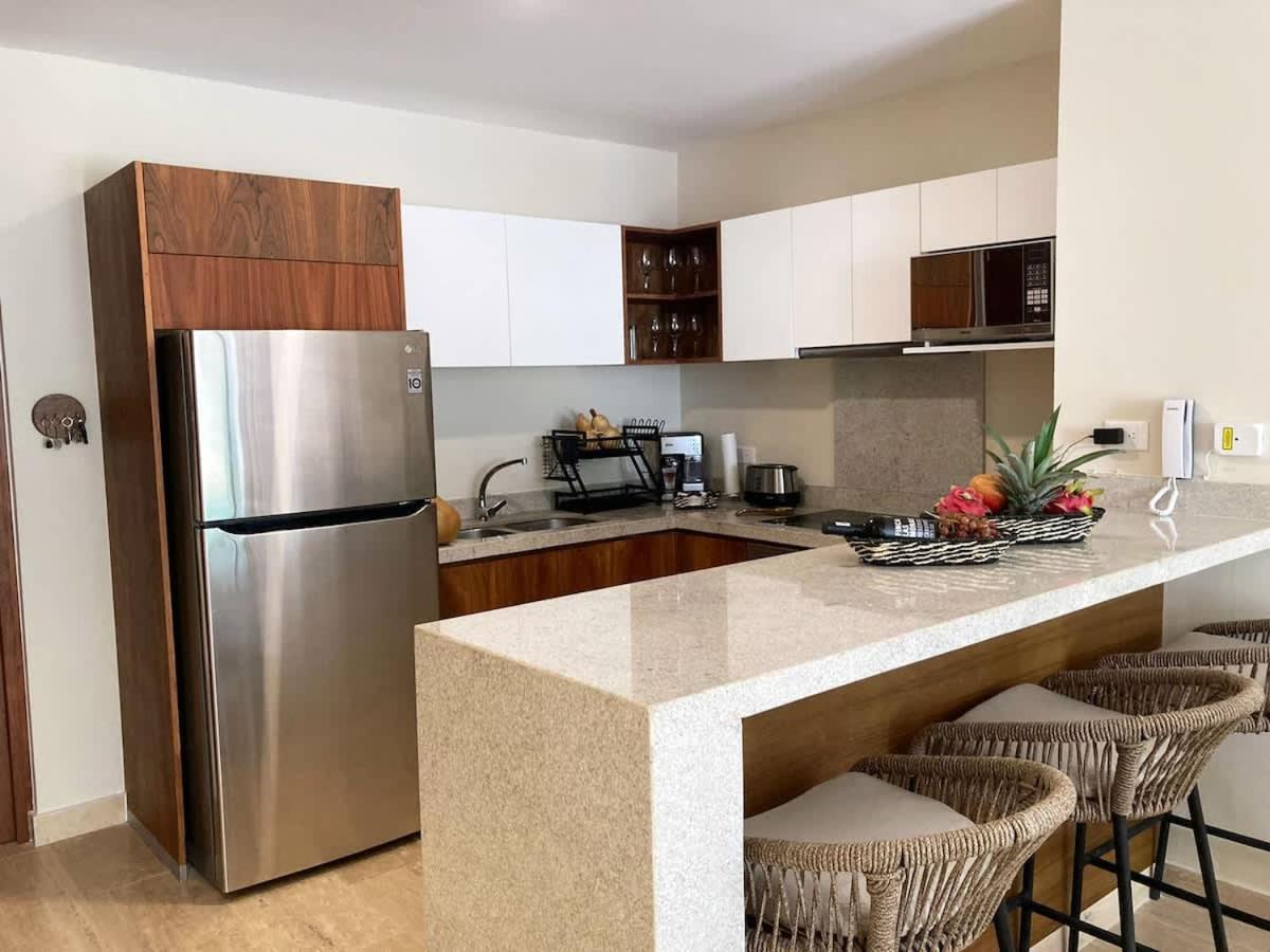 Holiday home Stunning 2 Bedroom At With Infinity And Jacuzzi By Waves Management